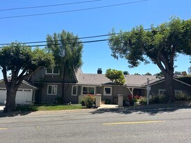 Building Photo - 27078 Sunnyridge Rd