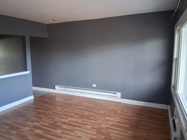 Building Photo - 10355 W Lyndale Ave