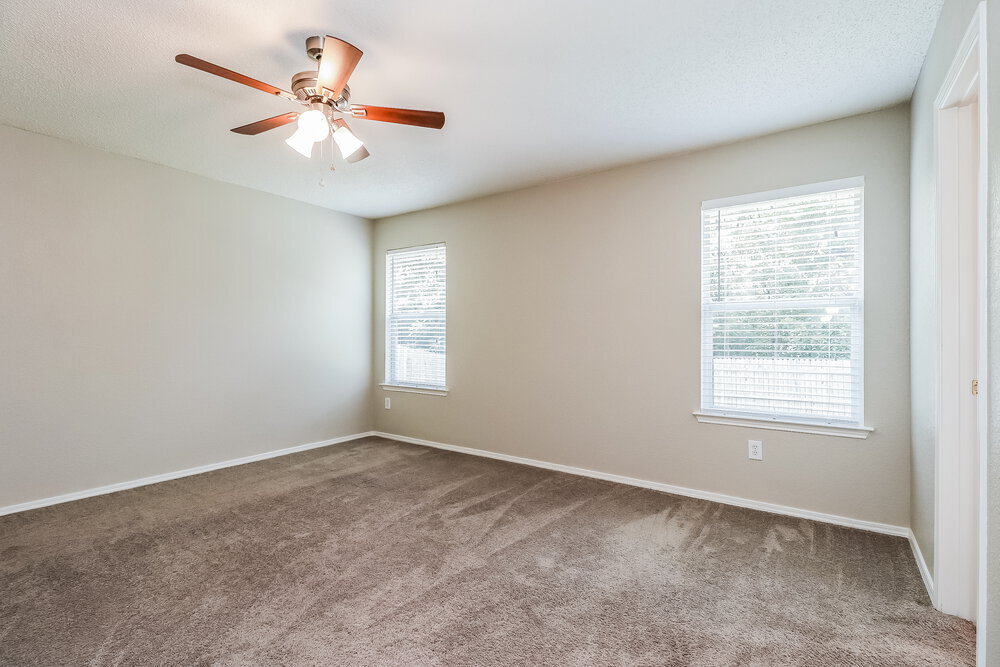 Building Photo - 7948 Meadow View Tr