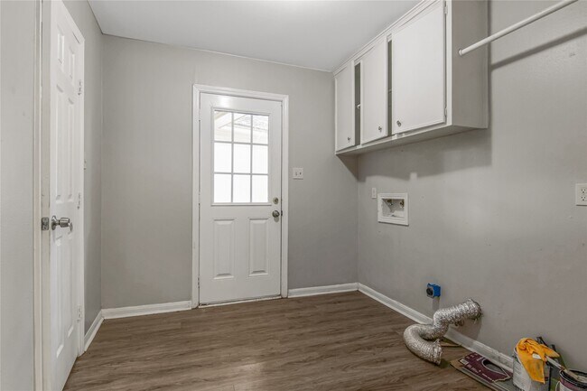 Building Photo - 1507 Sweet Grass Trail