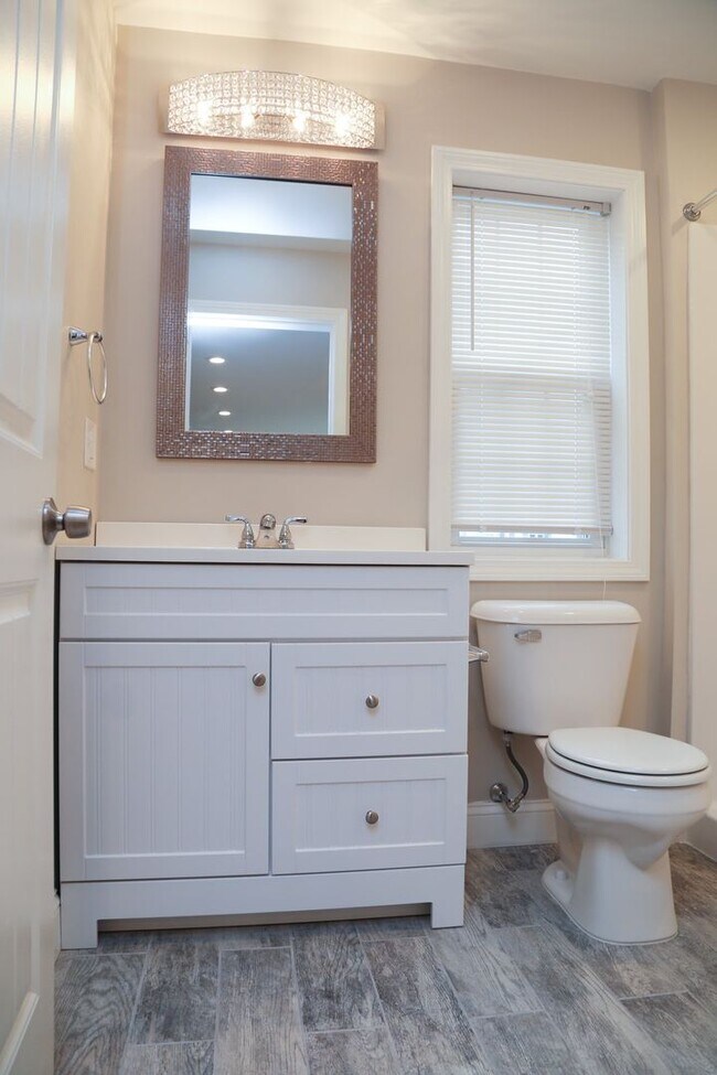 Building Photo - Newly Built 6br/3ba- Steps away from PC!