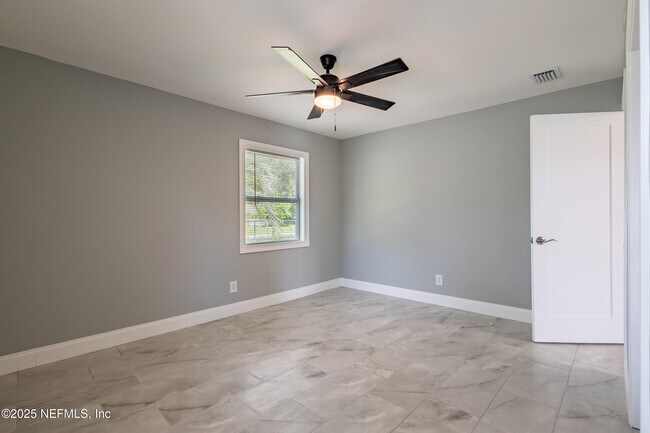 Building Photo - 3371 Thalia Rd