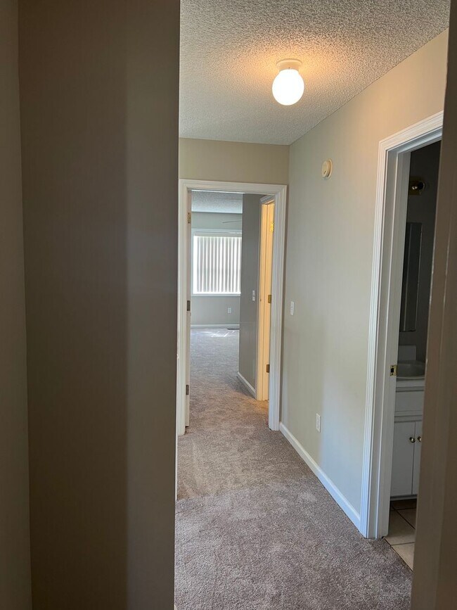 Building Photo - 153 Woodberry Dr