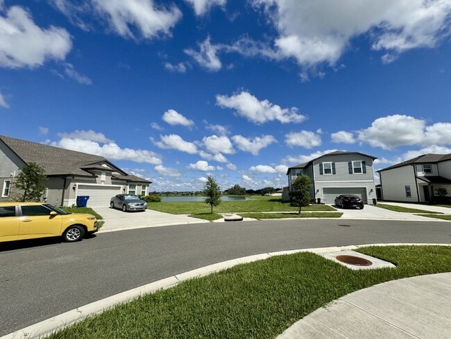 Building Photo - Epperson lagoon community-9565 Rally Spring Loop, Wesley Chapel!" WIFI AND CABLE INCLUDED