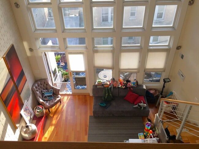 Building Photo - Logan Circle Light Filled One Bedroom with Den Loft with Balcony and Parking!