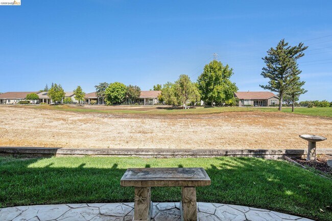 Building Photo - 599 Pomona Dr