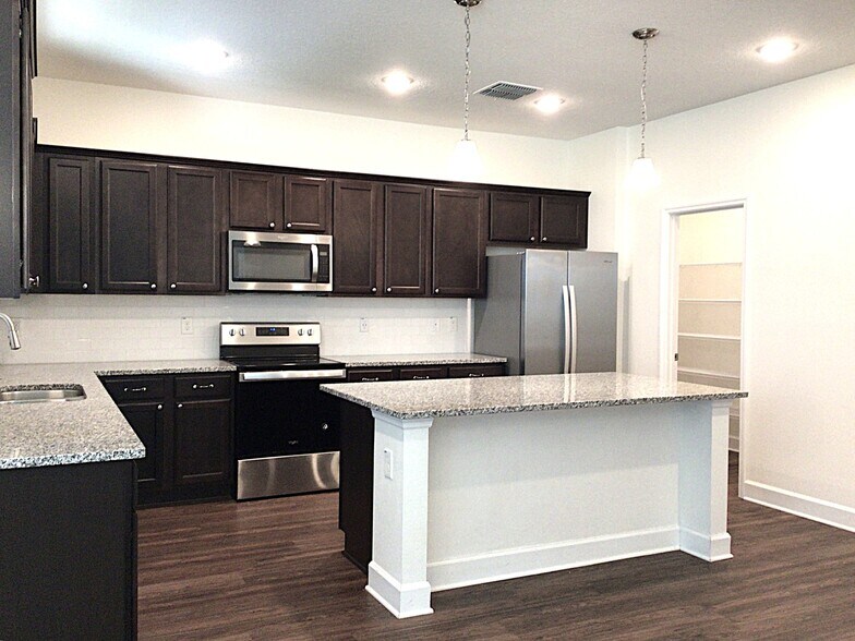 Building Photo - 1300 Bryce's Ct