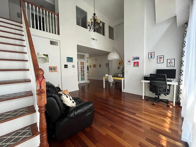 Building Photo - 159 2nd St