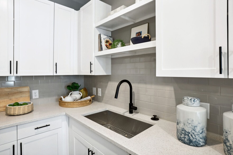 Building Photo - Chandler Residences