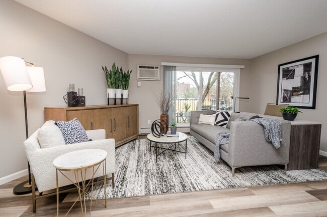 Building Photo - The Birchway Apartments