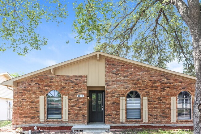 Building Photo - 8714 Miami Dr
