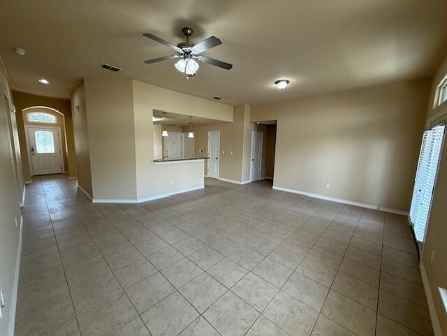 Building Photo - 303 Ladera Dr