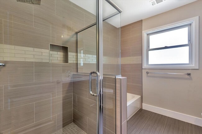 Building Photo - Wow! What a Great Home! SHORT TERM LEASE T...