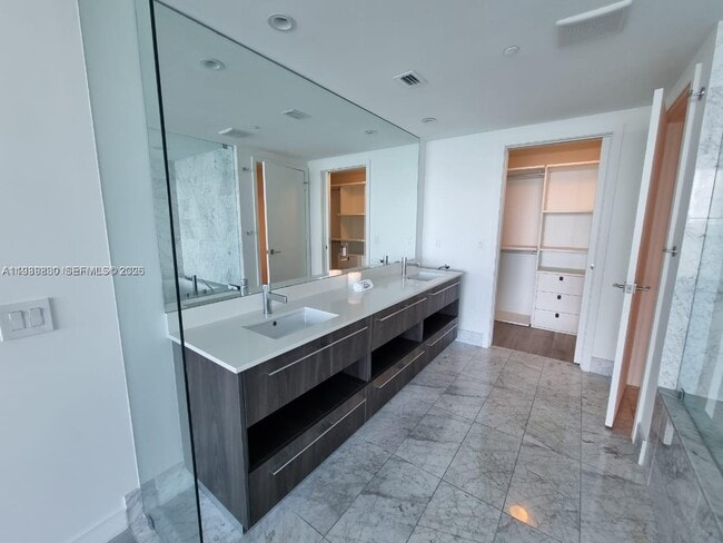 Building Photo - 3131 NE 7th Ave