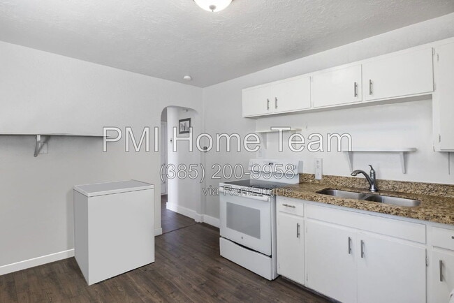 Building Photo - 732 Campbell Heights