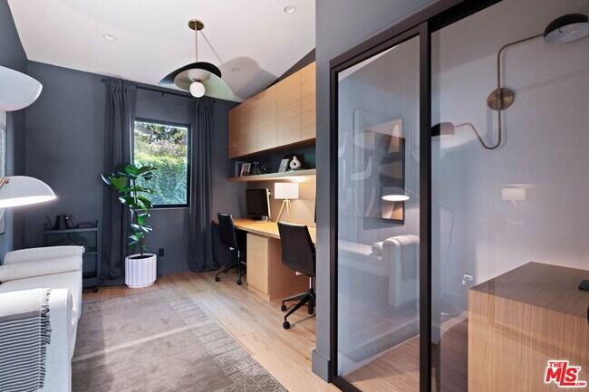 Building Photo - 4735 Degovia Ave