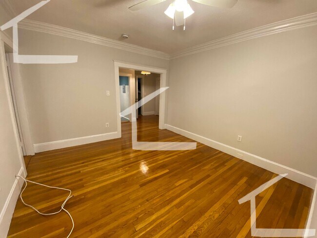 Building Photo - Beautiful Renovated apartment in Brighton