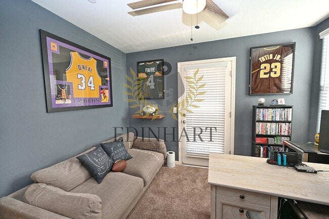 Building Photo - 893 Fir St W