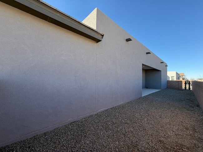 Building Photo - 2 Bedroom Single Story New Build in Mesa Del Sol Near Netflix Studios!