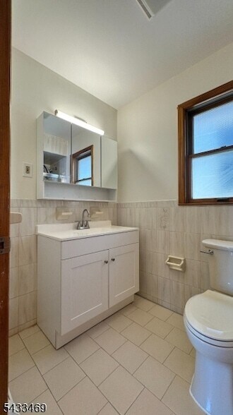 Building Photo - 1425 45th St