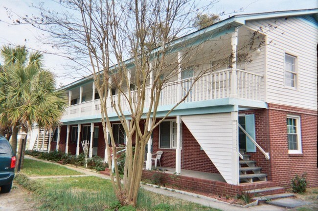 Building Photo - 1001 Yaupon Dr