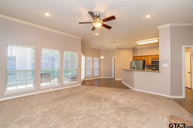 Building Photo - 16801 Lafayette Dr