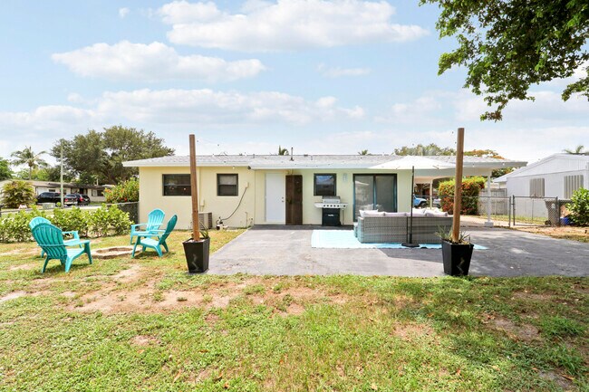 Building Photo - 3539 Everglades Rd