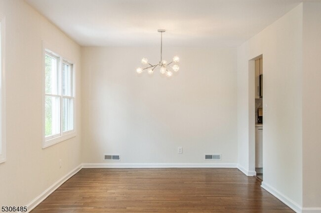 Building Photo - 52 Lorraine Terrace