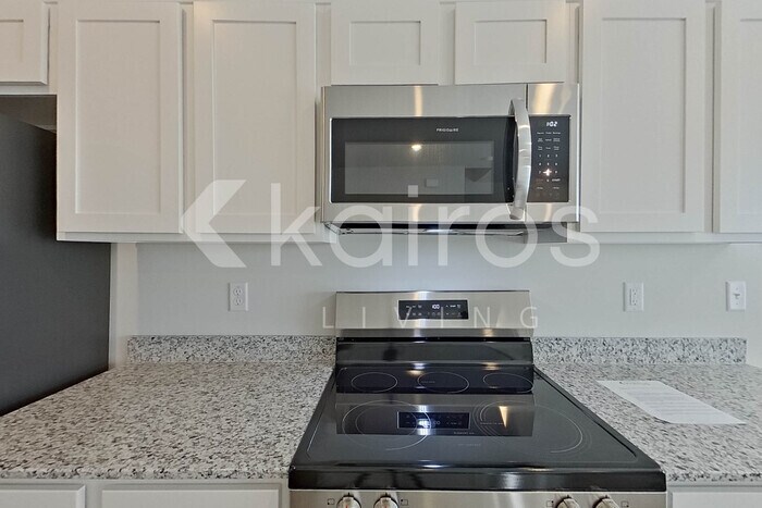 Building Photo - 2153 Banyon Cir