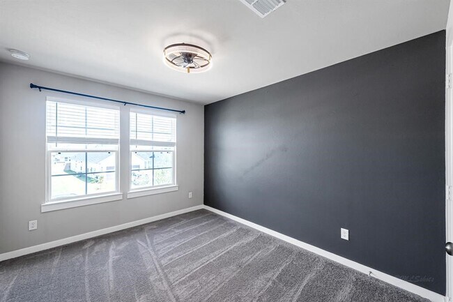 Building Photo - 7138 Clearwater Cv Dr