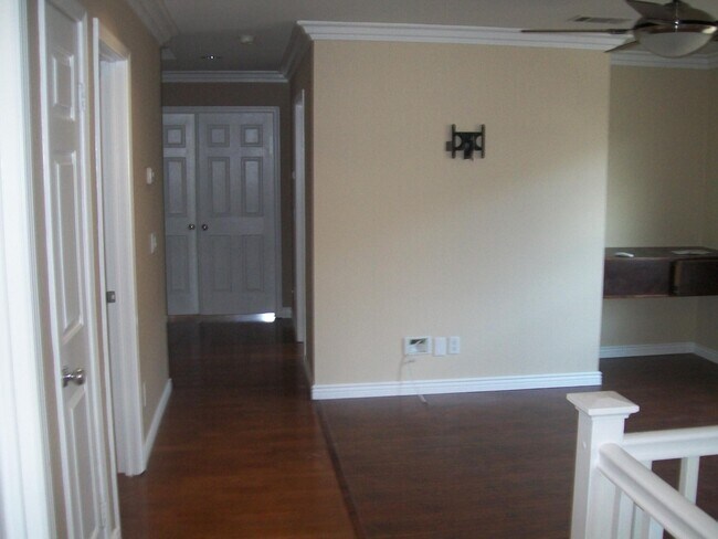 Building Photo - 38227 Lone Tree Ct