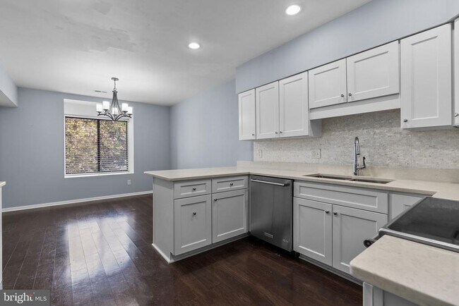 Building Photo - 6 Mullingar Ct