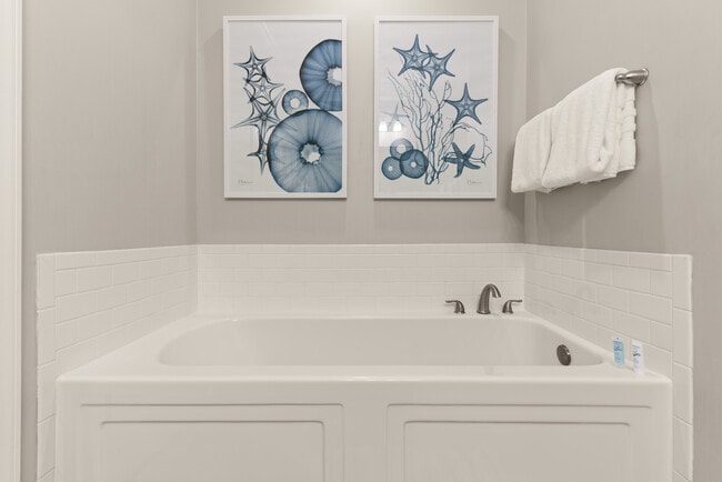 Building Photo - 1105 Reserve Ln