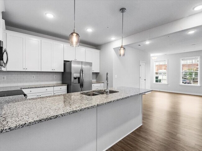Building Photo - 5925 Laurel Bed Ln