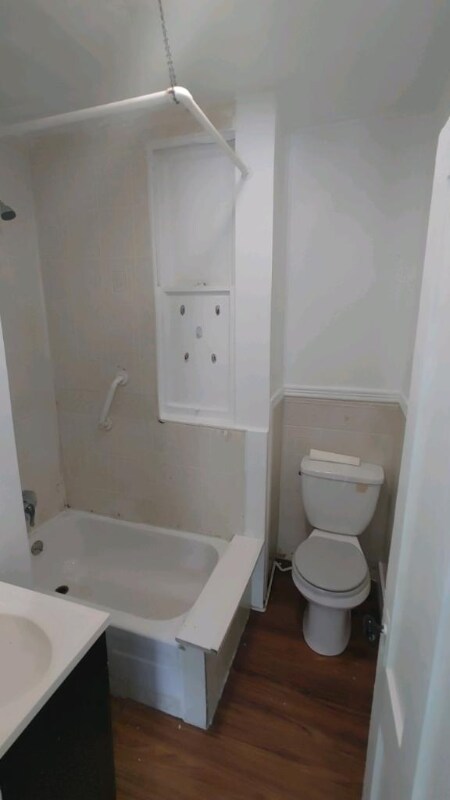 Building Photo - 118.5 Babcock St