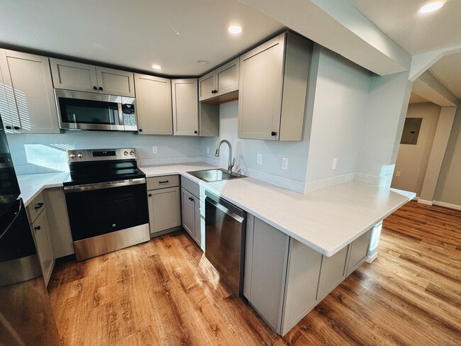 Building Photo - 45 Church St