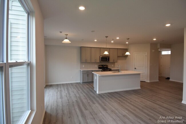 Building Photo - 105 Salt Springs Dr