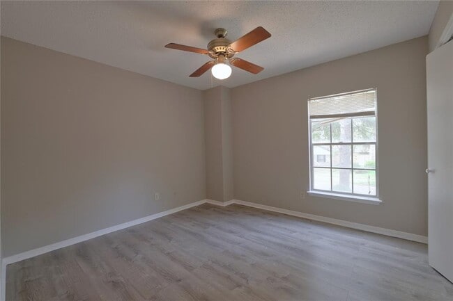 Building Photo - 15918 Pinyon Creek Dr