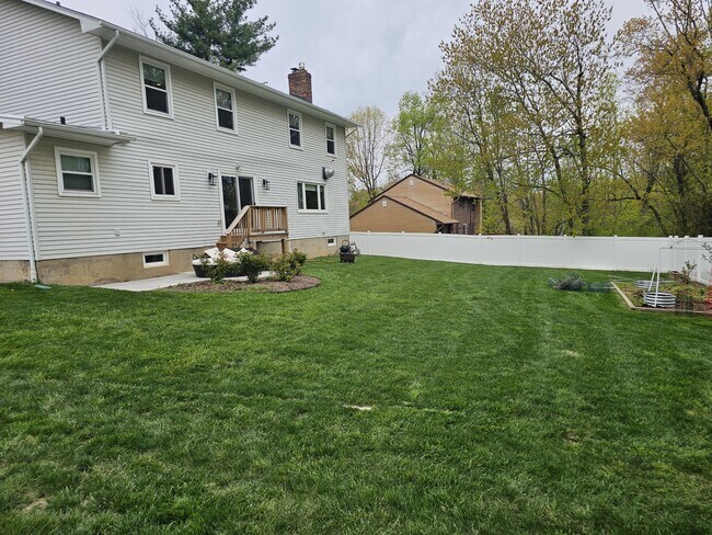 Building Photo - 79 S Powder Mill Rd