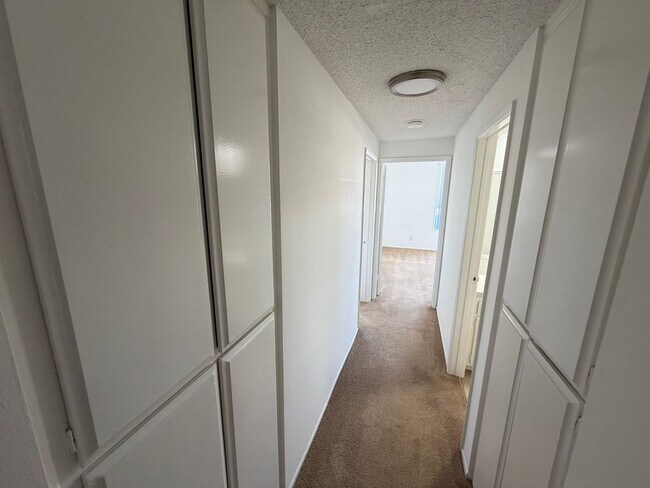 Building Photo - 2 BEDROOM CONDO UNIT IN THE WEST LA AREA 646 481 4404
