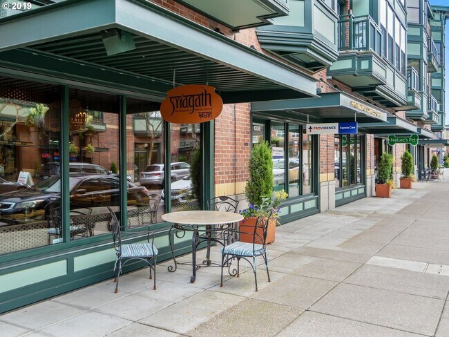 Building Photo - Gorgeous 4 Bed, 2.5 Bath Tuscany Home!