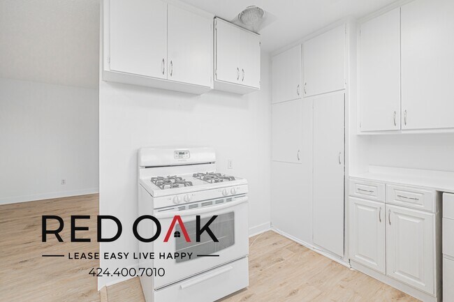 Building Photo - 1403 Tamarind Ave
