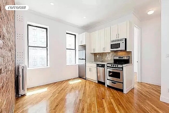 Primary Photo - 230 E 27th St
