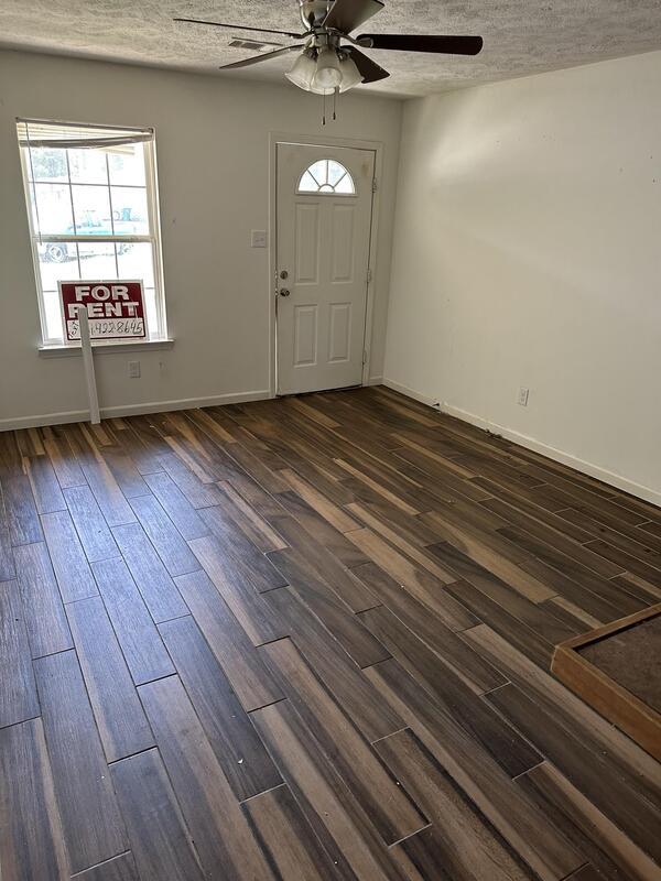 Building Photo - 30 Edith Cv