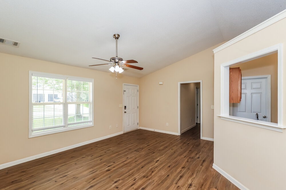Building Photo - 43 Thorn Thicket Way