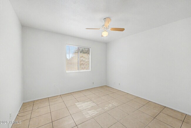 Building Photo - 2931 E Beck Ln
