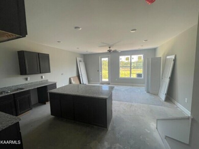 Building Photo - 3 BR/2.5BA | Newly Renovated  Townhouse| Private Back Patio| In Lenoir City!