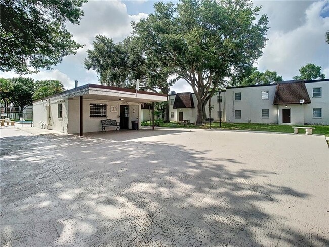 Building Photo - 9115 Tudor Dr
