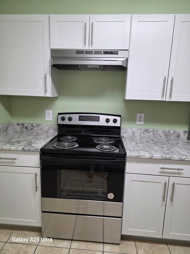 Building Photo - 3 Bedroom 2 Bath Home for Rent