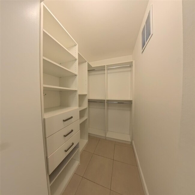 Building Photo - 9166 W Atlantic Blvd